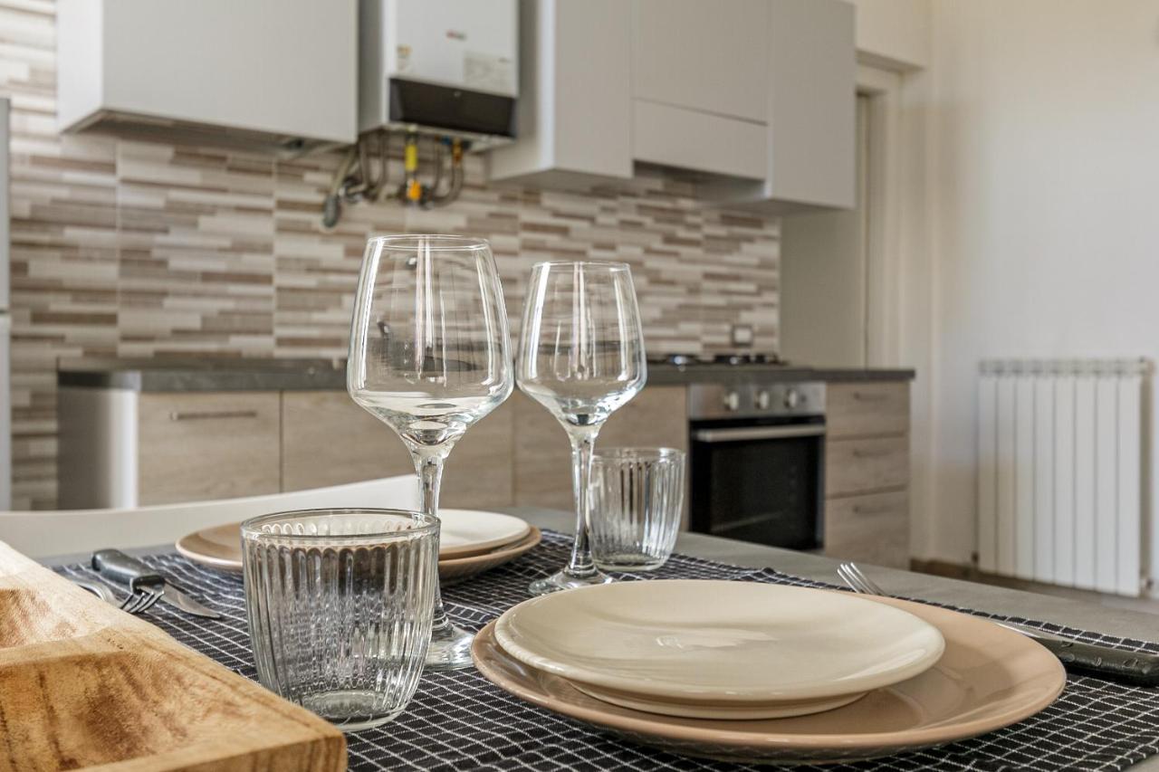 Al 33 Di Via Roma - Apartments Кардано ал Кампо Екстериор снимка