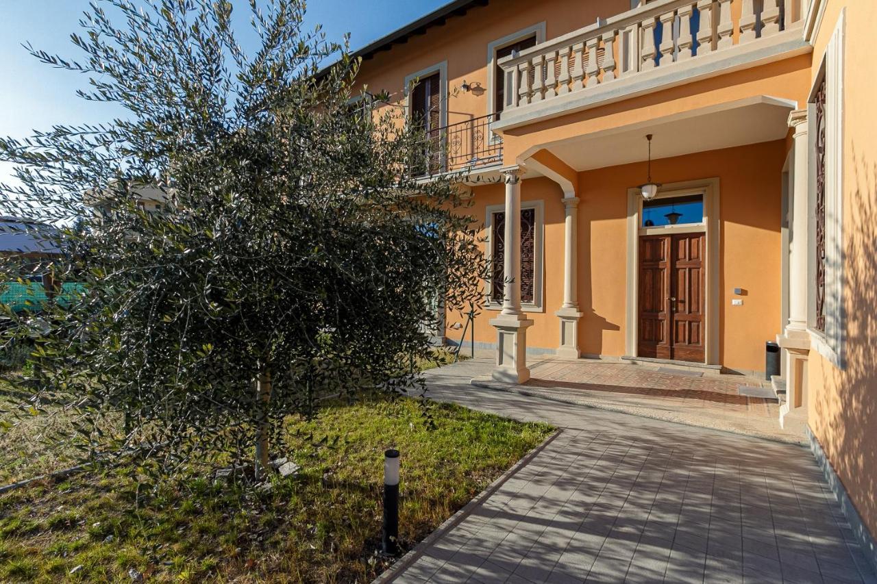 Al 33 Di Via Roma - Apartments Кардано ал Кампо Екстериор снимка