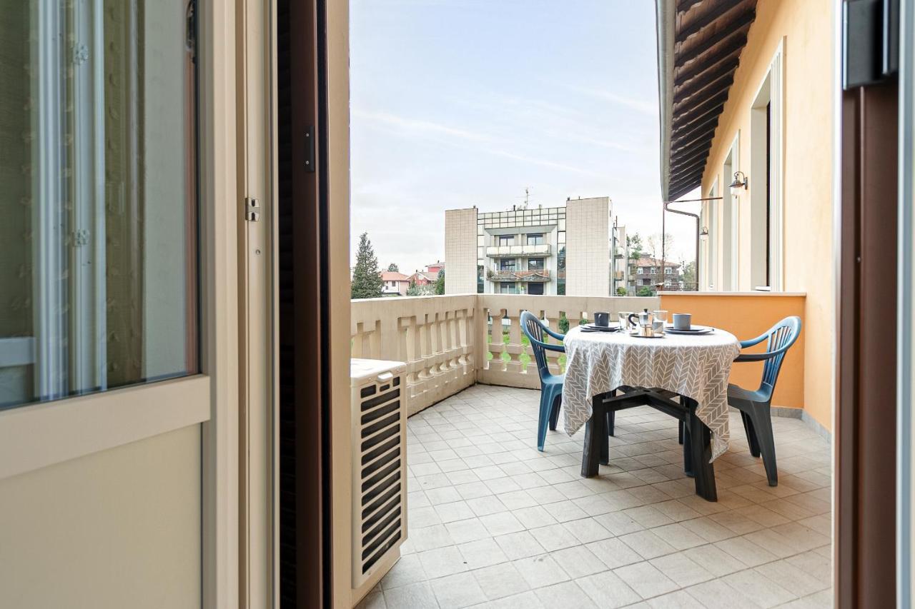 Al 33 Di Via Roma - Apartments Кардано ал Кампо Екстериор снимка