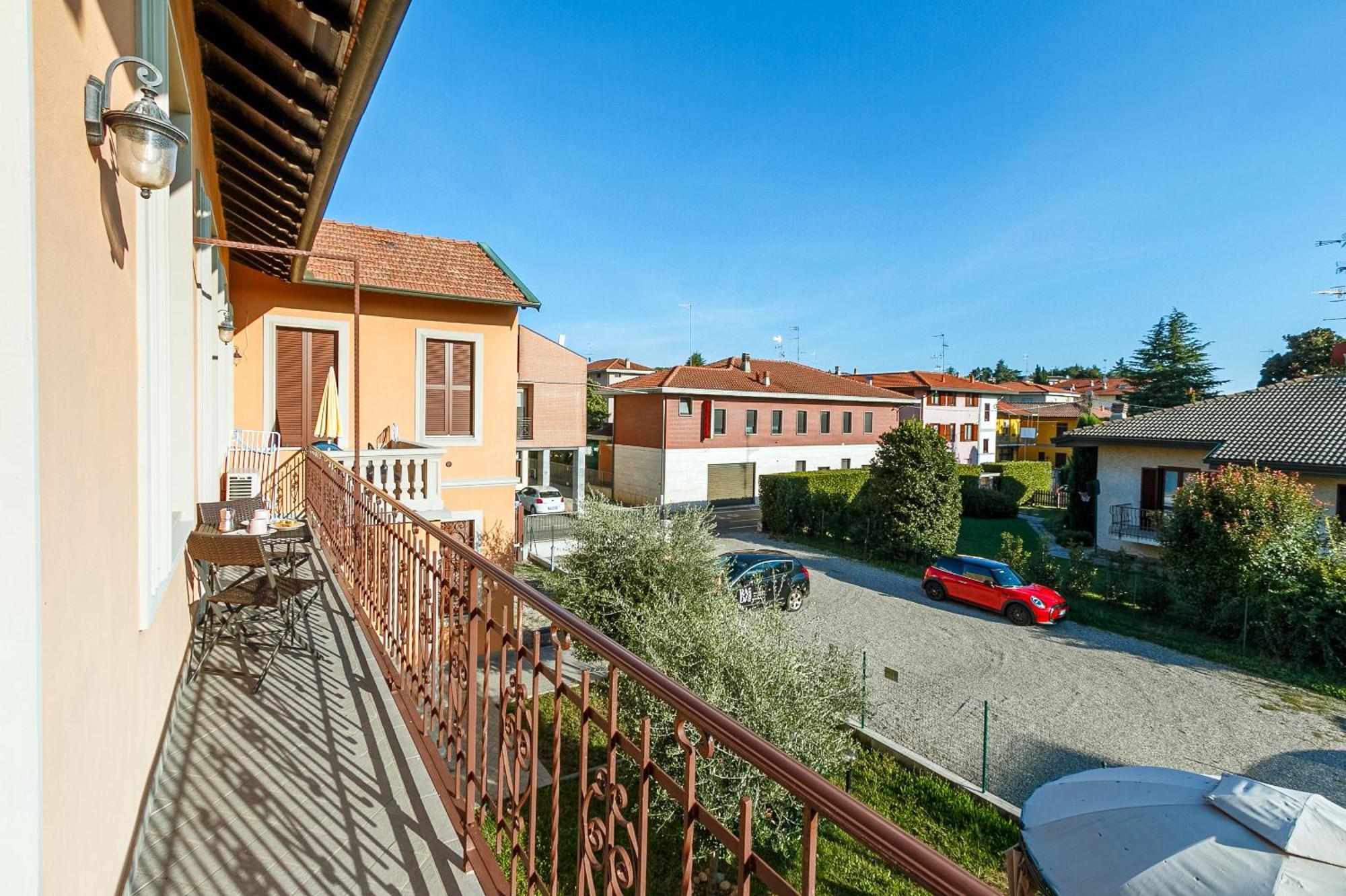 Al 33 Di Via Roma - Apartments Кардано ал Кампо Екстериор снимка